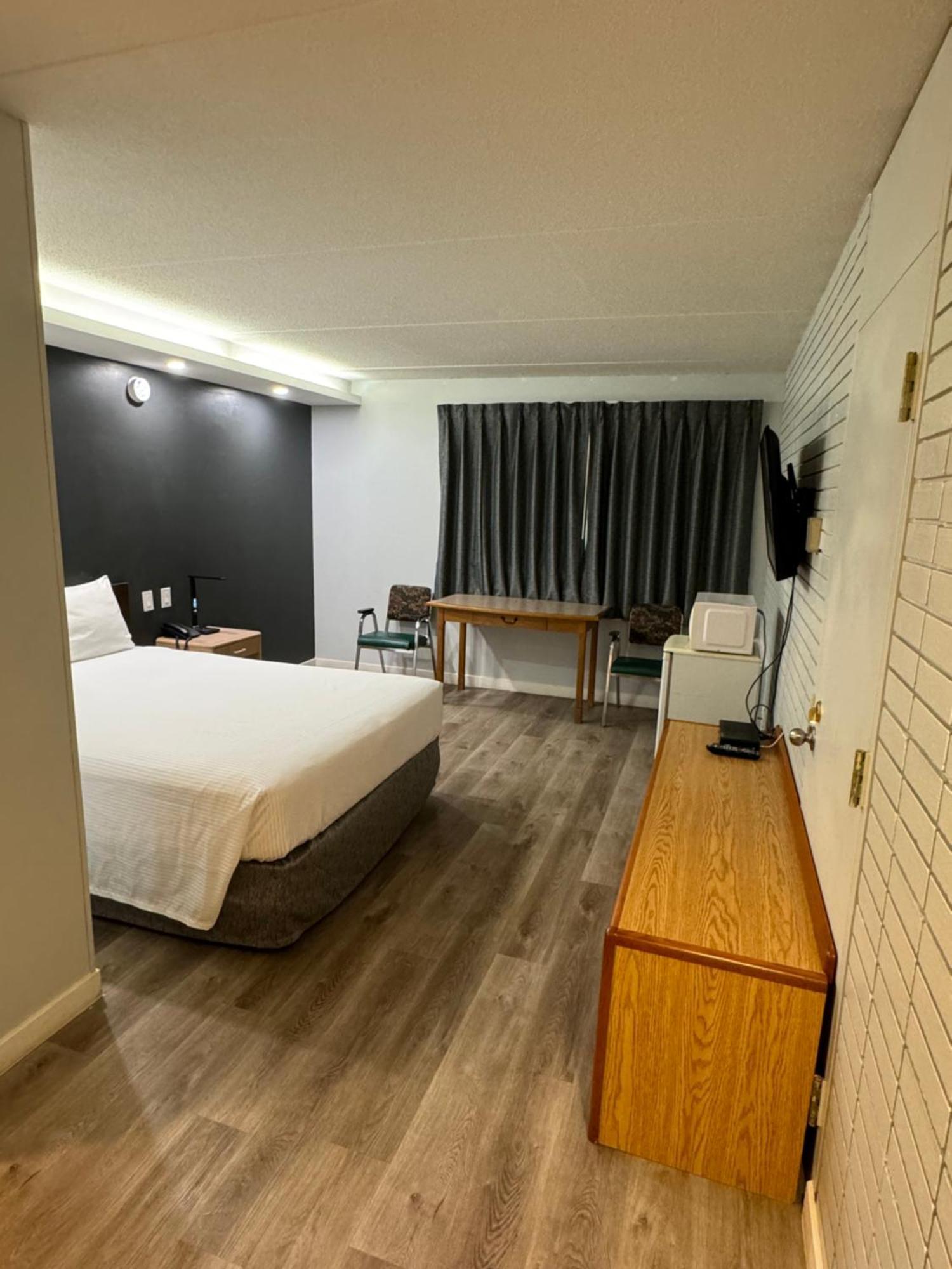Travelodge By Wyndham Winnipeg Airport Exterior foto