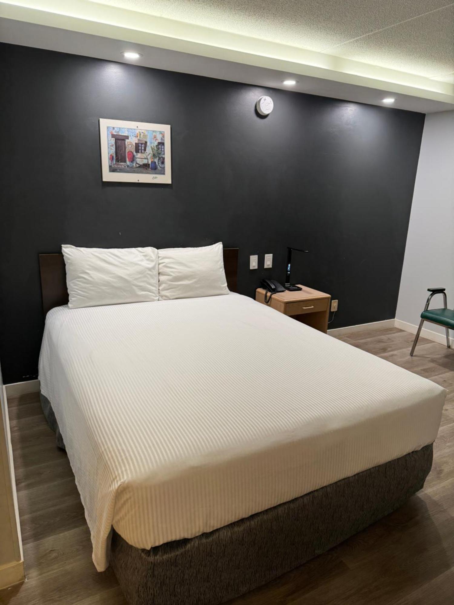 Travelodge By Wyndham Winnipeg Airport Exterior foto